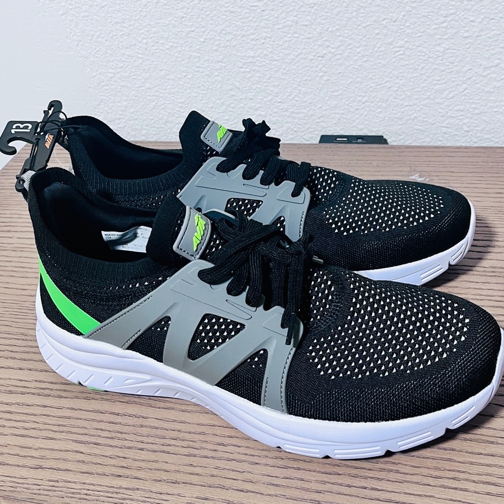 BNWT Avia men sneakers